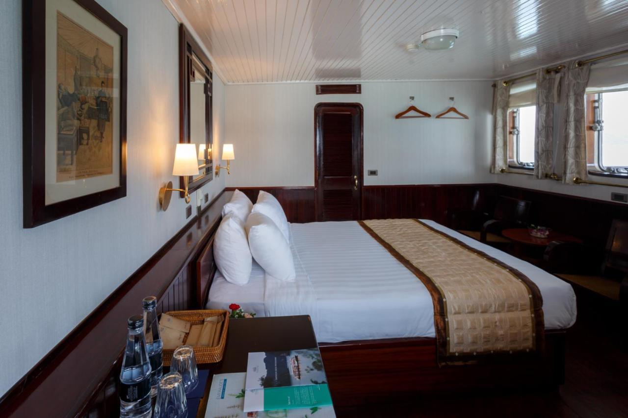 Emeraude Classic Cruises Hạ Long-öböl Kültér fotó